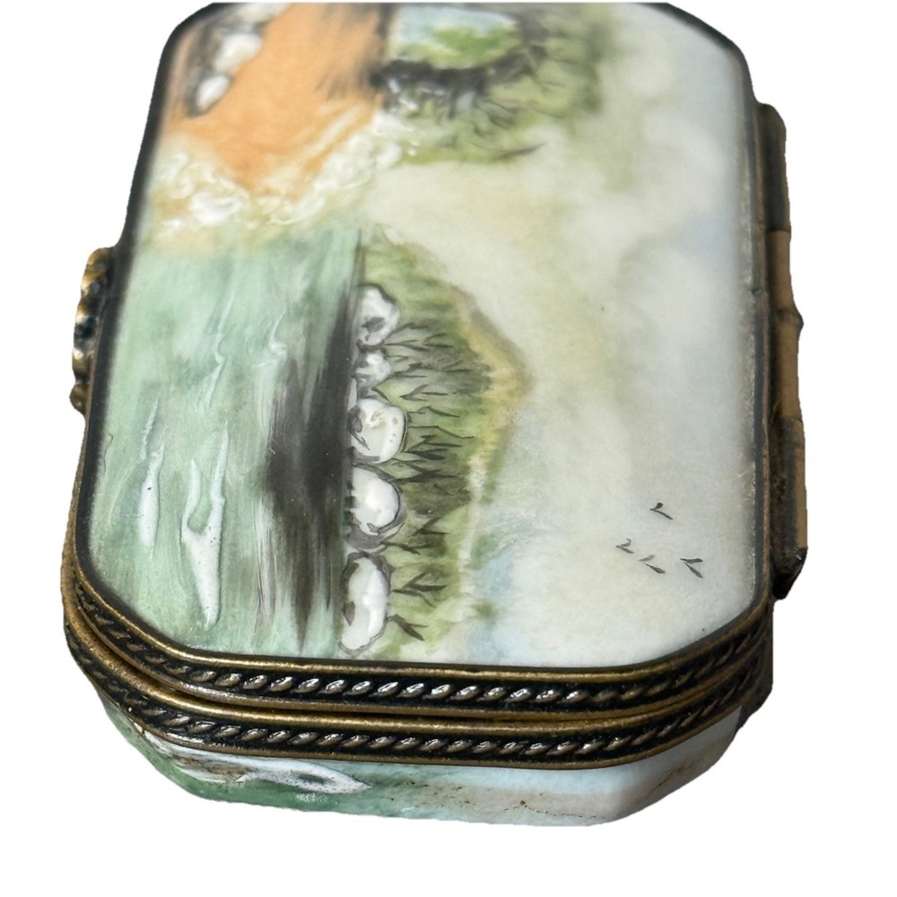 VTG Limoges France Snuff  Trinket Pill Box Peint Main SIGNED LIMITED Edition - Picture 9 of 16